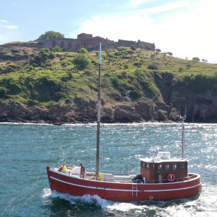 Varra Water - Unique Boat Accomodation - Bornholm 넥소 외부 사진
